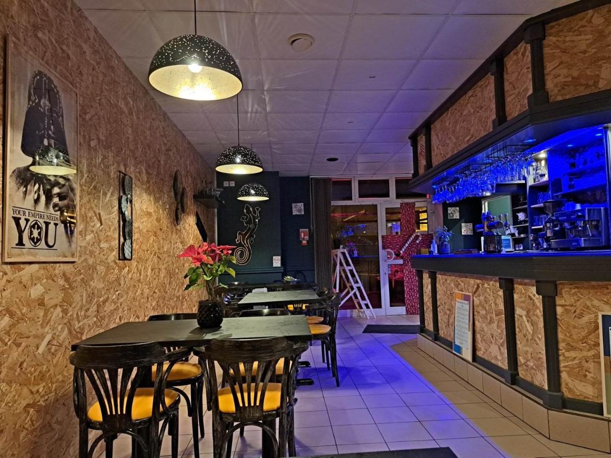 Hotel Les Deux Porches Verrieres  Exteriör bild